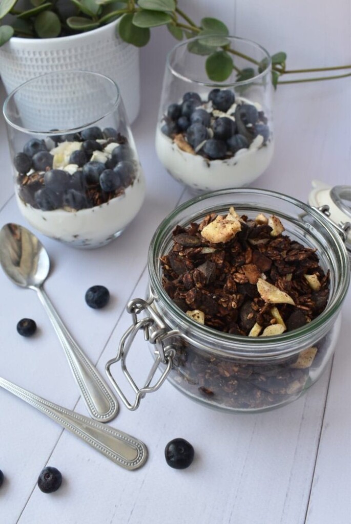 Kakaowa granola z bananami