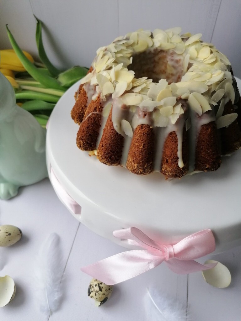 Babka migdałowa z białą czekoladą