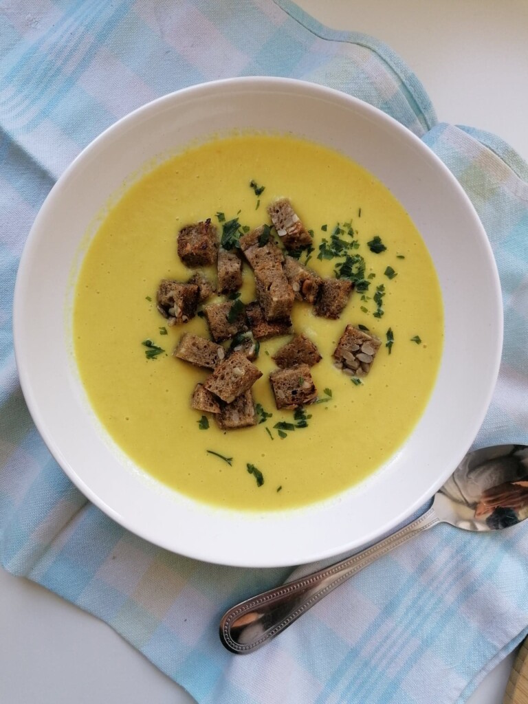 Krem z białych szparagów