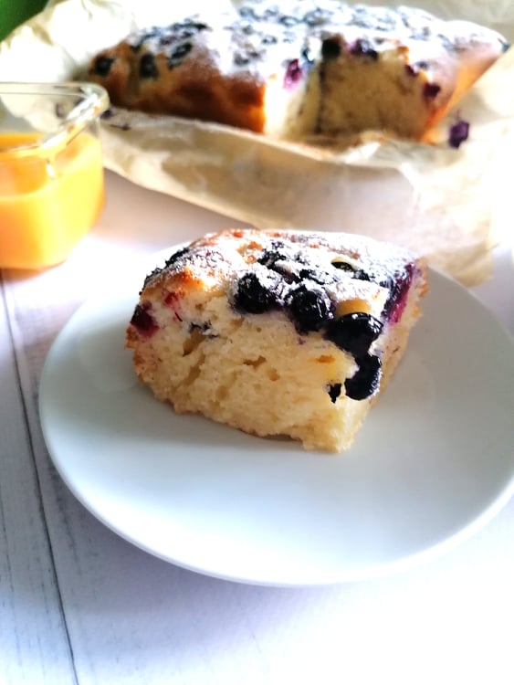 Ciasto jogurtowe z owocami