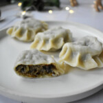 Paszteciki drożdżowe z kapustą