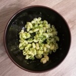 Sałatka z camembertem i granatem