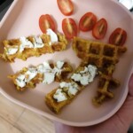 Menu malucha: gofry jabłkowo orzechowe